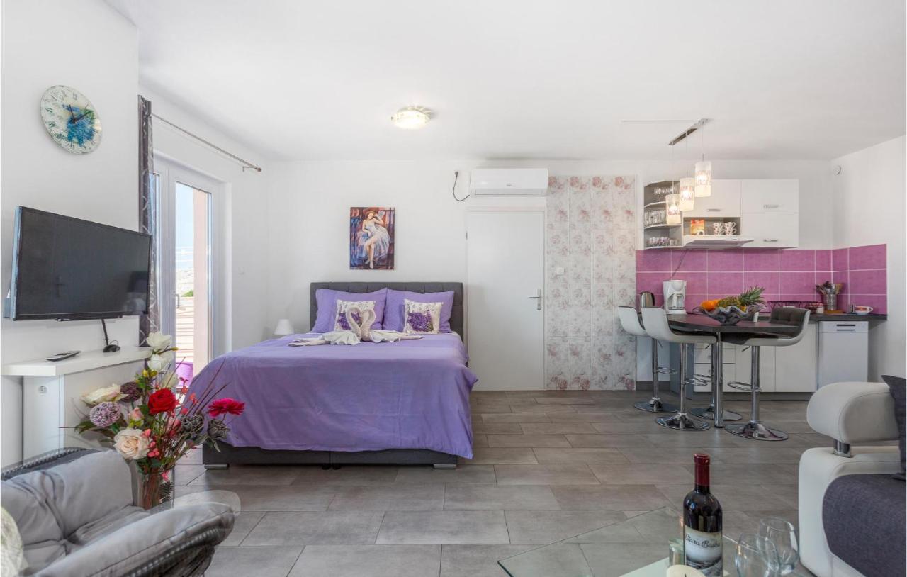 Beautiful Apartment In Stara Baska With Wifi Экстерьер фото